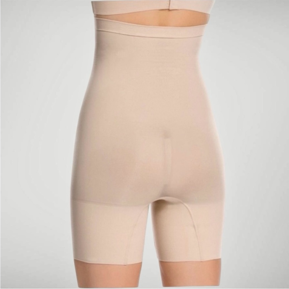 NWOT SPANX Higher Power Short - Picture 2 of 15